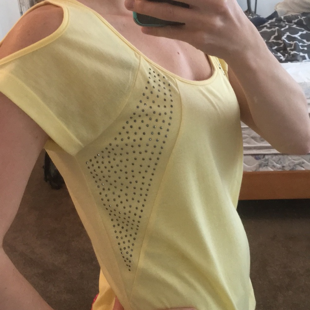 Cold shoulder top - Picture 2 of 3